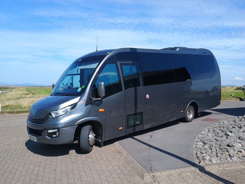 16 Seated Iveco Compa Exterior
